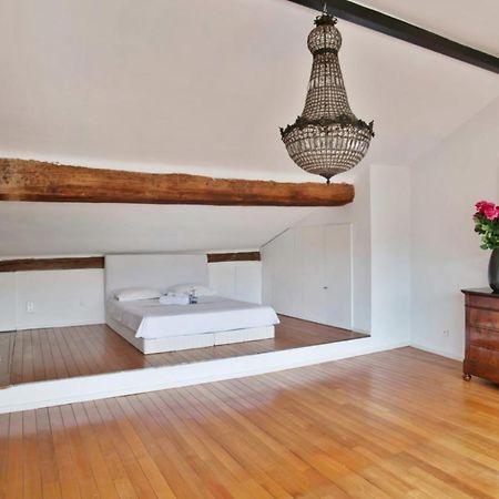 Apartament Charming And Large Duplex Flat With Beautiful Terrace In Awinion Zewnętrze zdjęcie