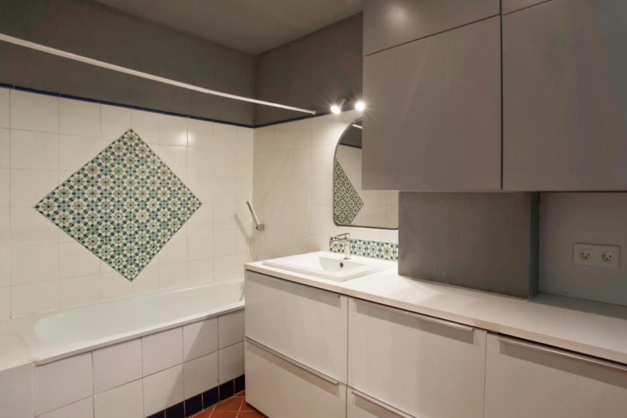 Apartament Charming And Large Duplex Flat With Beautiful Terrace In Awinion Zewnętrze zdjęcie